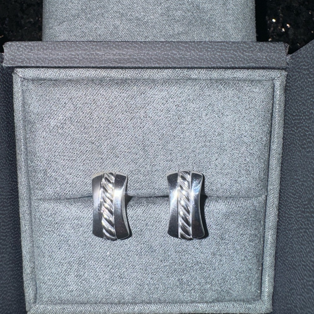 Men’s silver David Yurman Cufflinks